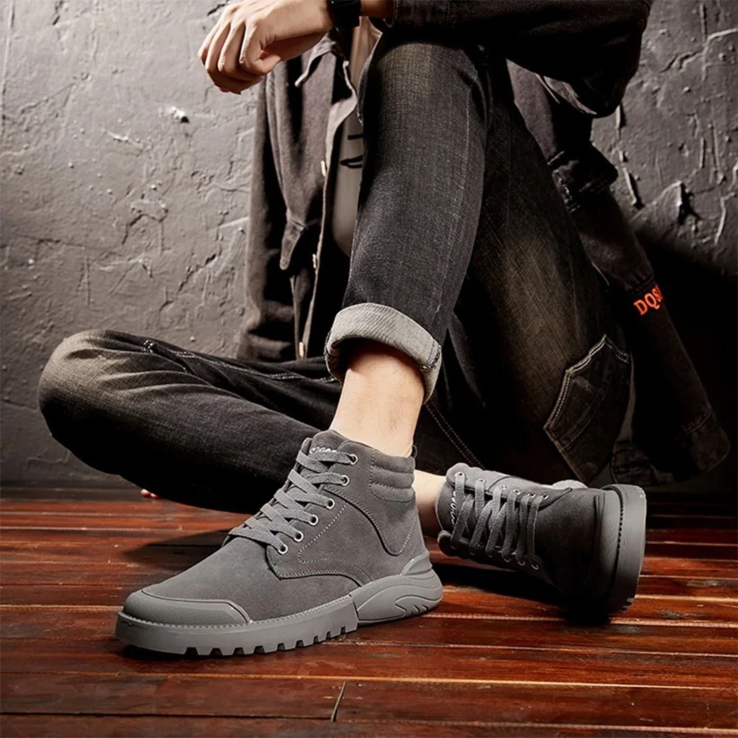 Monverra High-Top Hiking Boots with Plush Lining and Non-Slip Sole